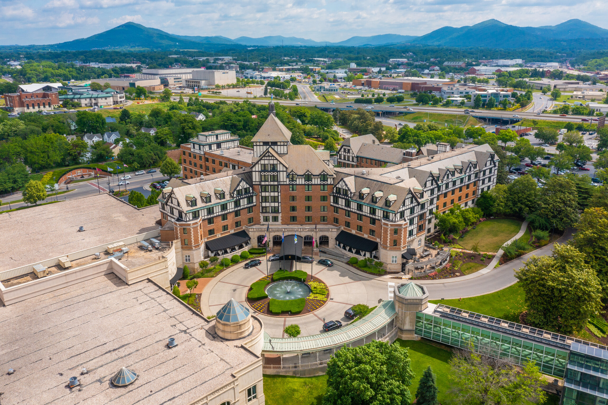 Hotel Roanoke Exterior