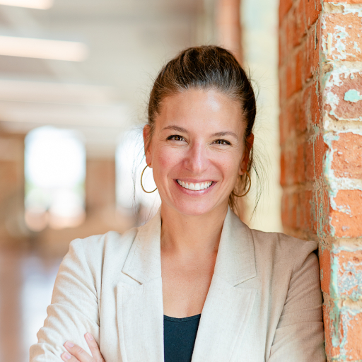 Megan Oglesby Headhsot